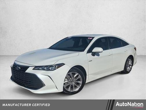 2019 Toyota Avalon Hybrid XLE