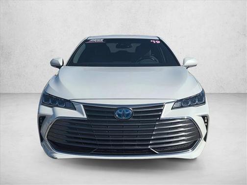 2019 Toyota Avalon Hybrid XLE