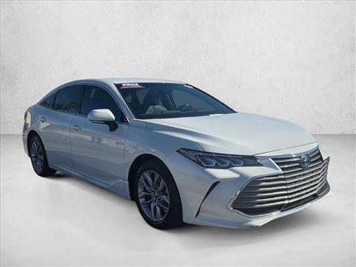 2019 Toyota Avalon Hybrid XLE