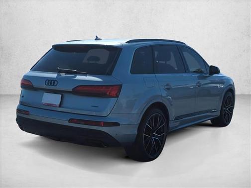 Silver/Gray 2025 Audi Q7 55 Prestige