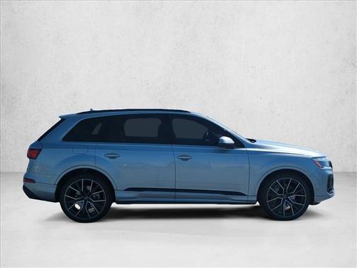 Silver/Gray 2025 Audi Q7 55 Prestige