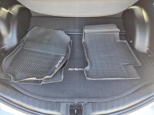 2016 Toyota RAV4 Hybrid XLE