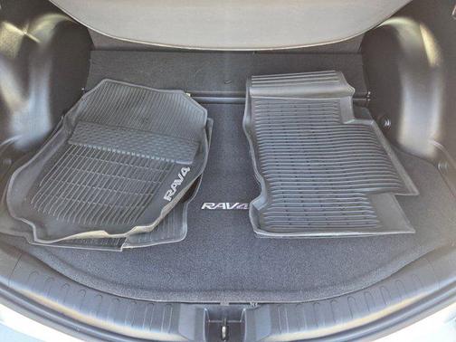 2016 Toyota RAV4 Hybrid XLE