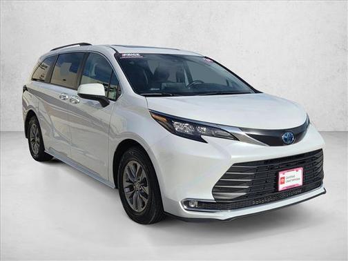 2024 Toyota Sienna XLE