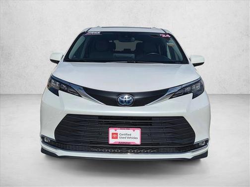 2024 Toyota Sienna XLE
