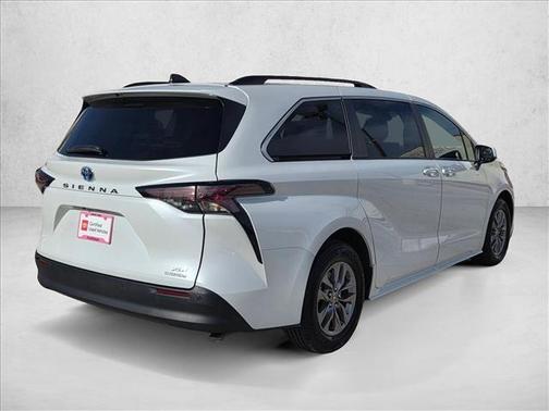 2024 Toyota Sienna XLE