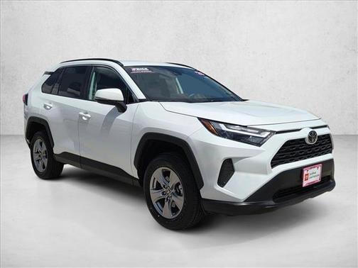 Ice Cap 2025 Toyota RAV4 XLE