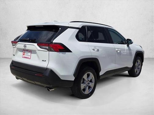 Ice Cap 2025 Toyota RAV4 XLE