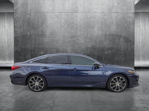2020 Toyota Avalon XSE