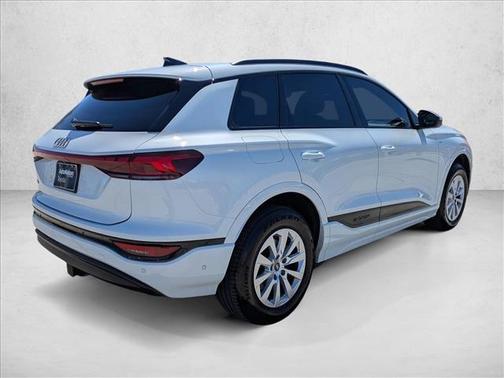 Glacier White Metallic 2025 Audi Q6 e-tron Premium