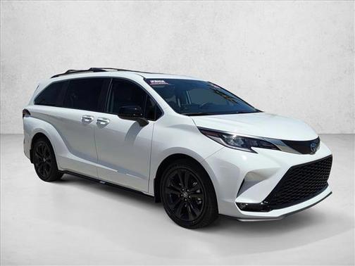 Ice Cap 2023 Toyota Sienna XSE 7 Passenger