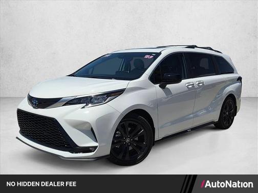 Ice Cap 2023 Toyota Sienna XSE 7 Passenger