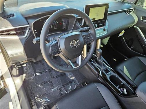2025 Toyota Corolla Cross XLE