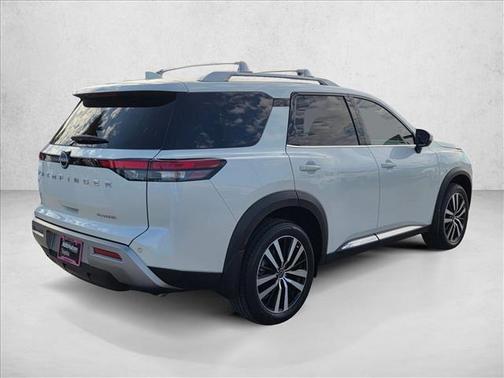 2024 Nissan Pathfinder Platinum FWD