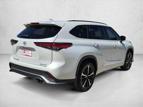 Wind Chill Pearl 2022 Toyota Highlander XSE