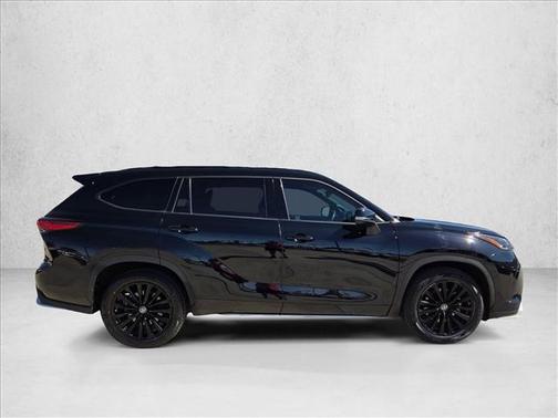 Midnight Black Metallic 2023 Toyota Highlander XSE