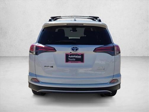 2017 Toyota RAV4 Hybrid XLE