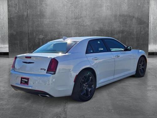 2022 Chrysler 300 S