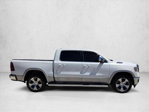 Ivory White Tri-Coat Pearlcoat 2021 RAM 1500 Laramie