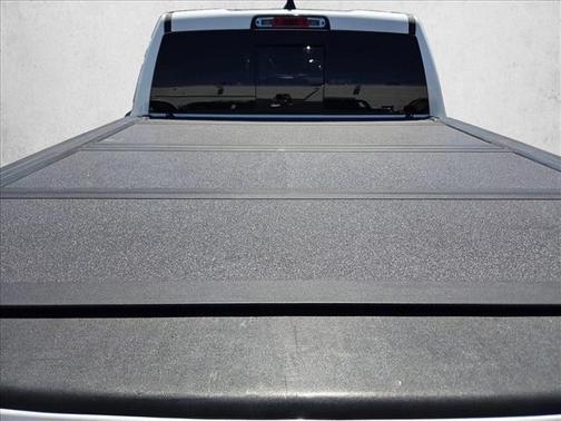 Ivory White Tri-Coat Pearlcoat 2021 RAM 1500 Laramie