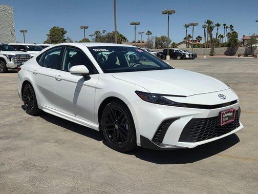 Ice Cap 2025 Toyota Camry SE