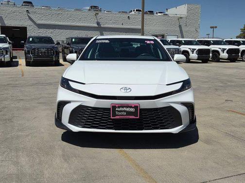 Ice Cap 2025 Toyota Camry SE
