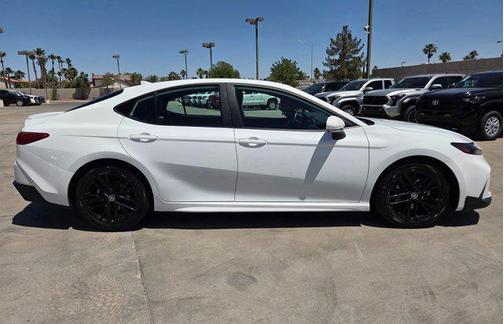 Ice Cap 2025 Toyota Camry SE
