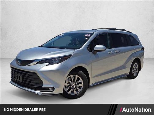Celestial Silver Metallic 2025 Toyota Sienna XLE