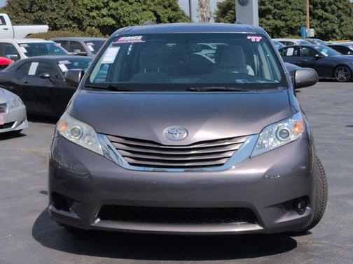 Predawn Gray Mica 2017 Toyota Sienna LE