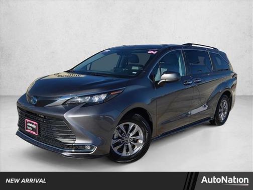2024 Toyota Sienna XLE