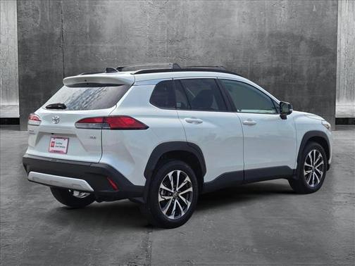 2025 Toyota Corolla Cross XLE