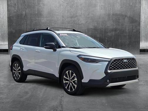 2025 Toyota Corolla Cross XLE