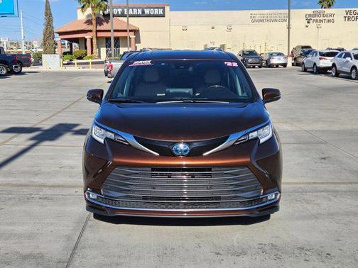 2022 Toyota Sienna Limited