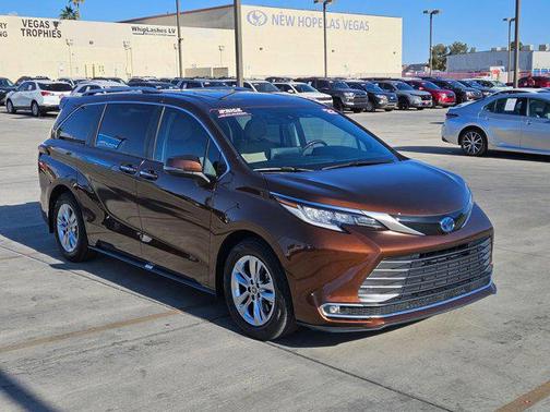 2022 Toyota Sienna Limited