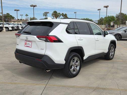 Ice Cap 2025 Toyota RAV4 XLE