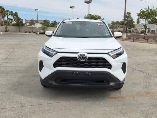 Ice Cap 2025 Toyota RAV4 XLE