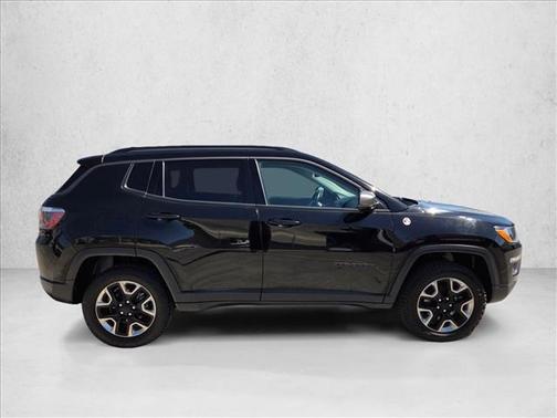 Diamond Black Crystal Pearlcoat 2018 Jeep Compass Trailhawk