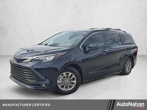 2025 Toyota Sienna XLE 8 Passenger