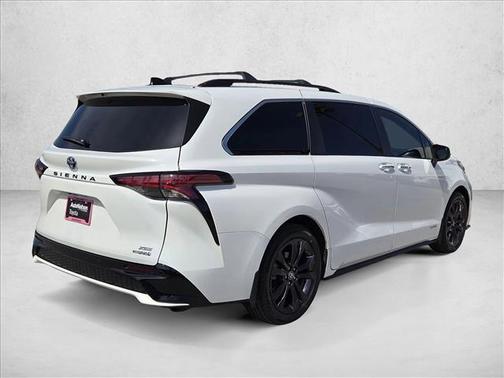 Super White 2021 Toyota Sienna XSE 7 Passenger