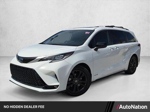 Super White 2021 Toyota Sienna XSE 7 Passenger