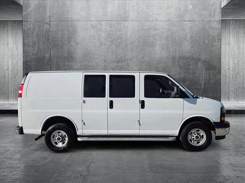 2022 GMC Savana 2500 Work Van