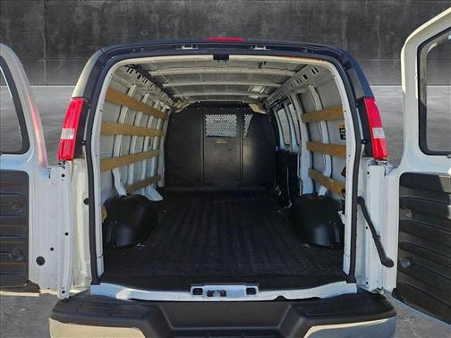 2022 GMC Savana 2500 Work Van