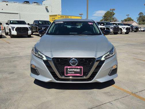 Brilliant Silver Metallic 2021 Nissan Altima SR FWD