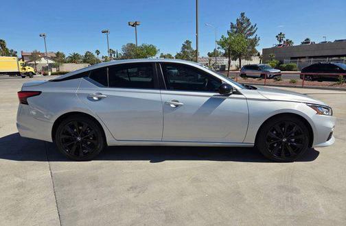 Brilliant Silver Metallic 2021 Nissan Altima SR FWD