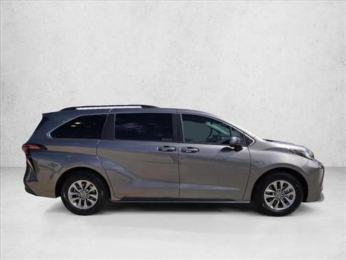 Predawn Gray Mica 2022 Toyota Sienna LE