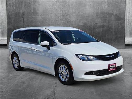 2023 Chrysler Voyager LX