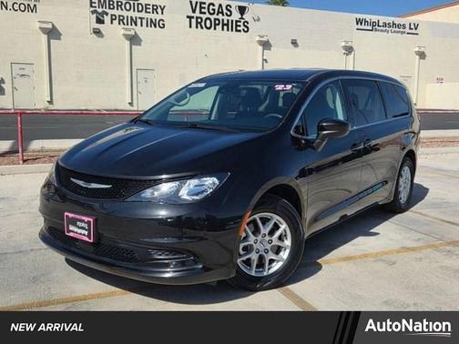 2023 Chrysler Voyager LX