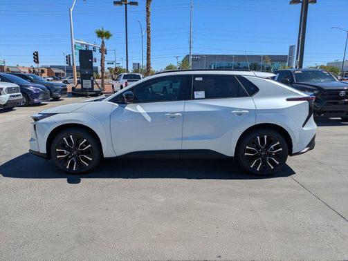 Wind Chill Pearl 2026 Toyota bZ Limited