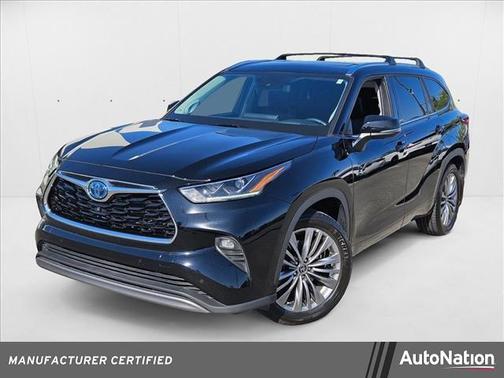 2022 Toyota Highlander Hybrid Platinum