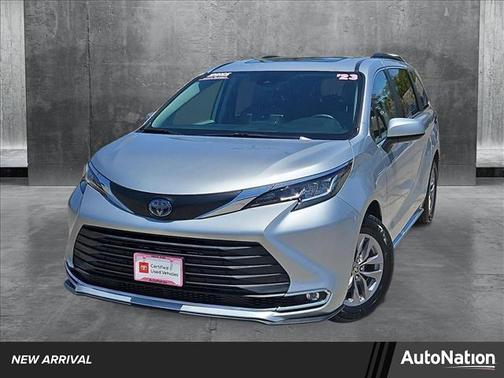 2023 Toyota Sienna XLE 8 Passenger